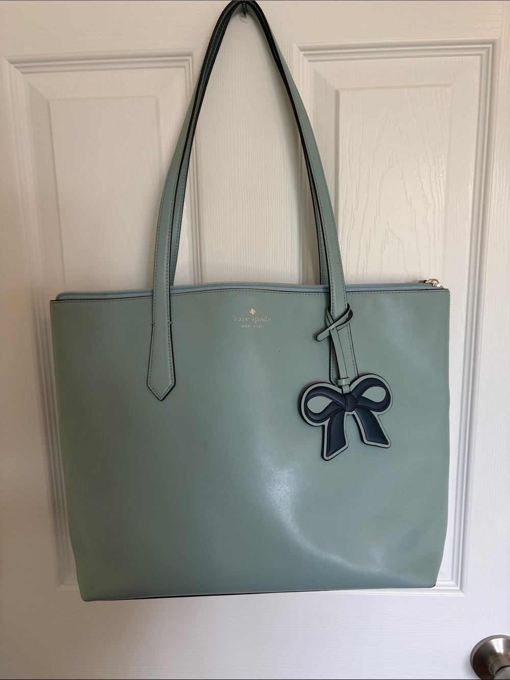 Kate Spade New York Cassy leather tote with bow charm
